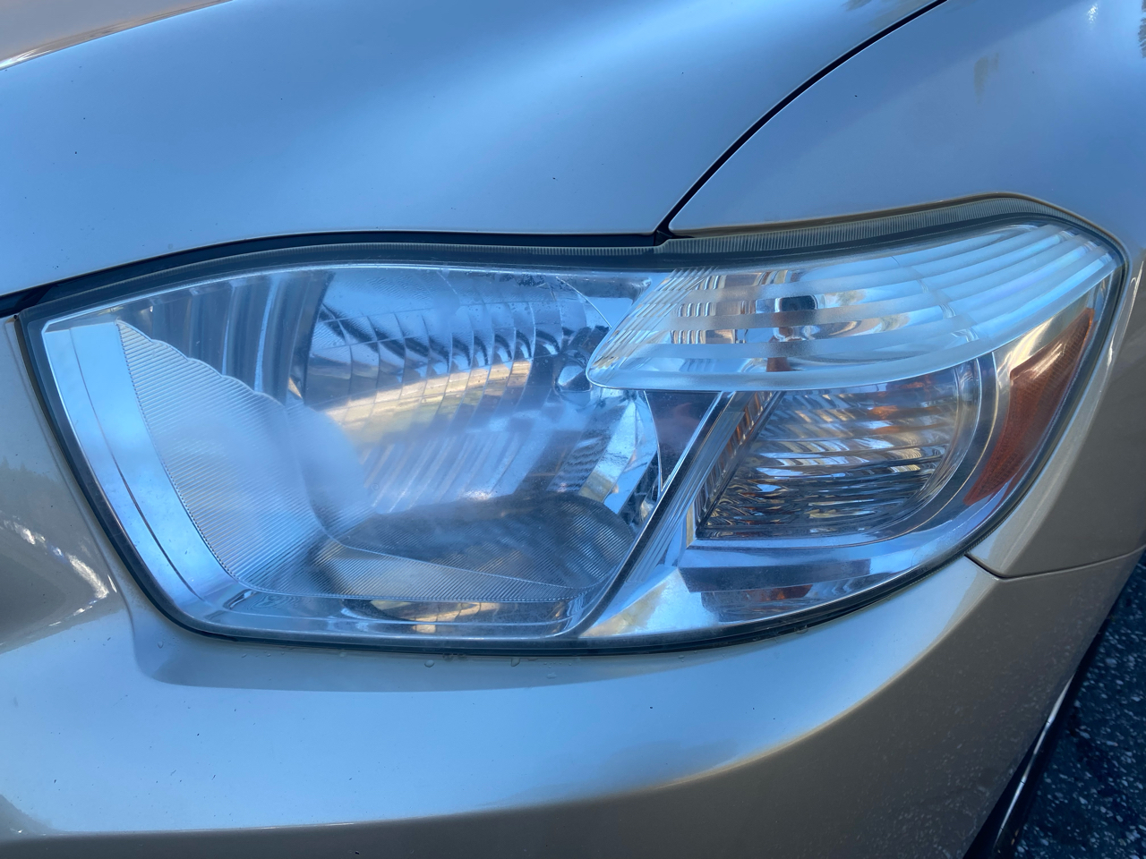 Toyota Highlander 4WD 4dr V6 w/3rd Row (Natl) 2010