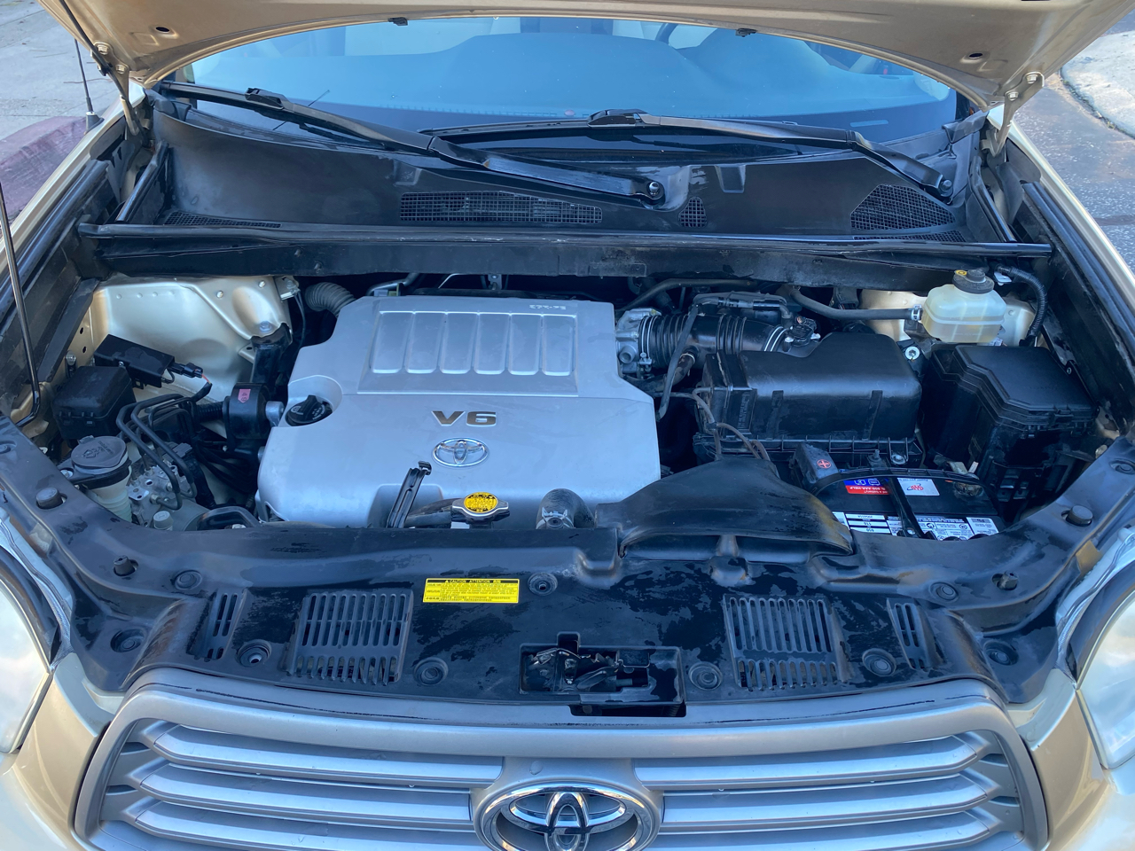 Toyota Highlander 4WD 4dr V6 w/3rd Row (Natl) 2010