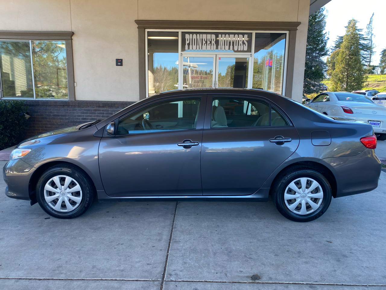 Toyota Corolla 4dr Sdn LE Auto 2009