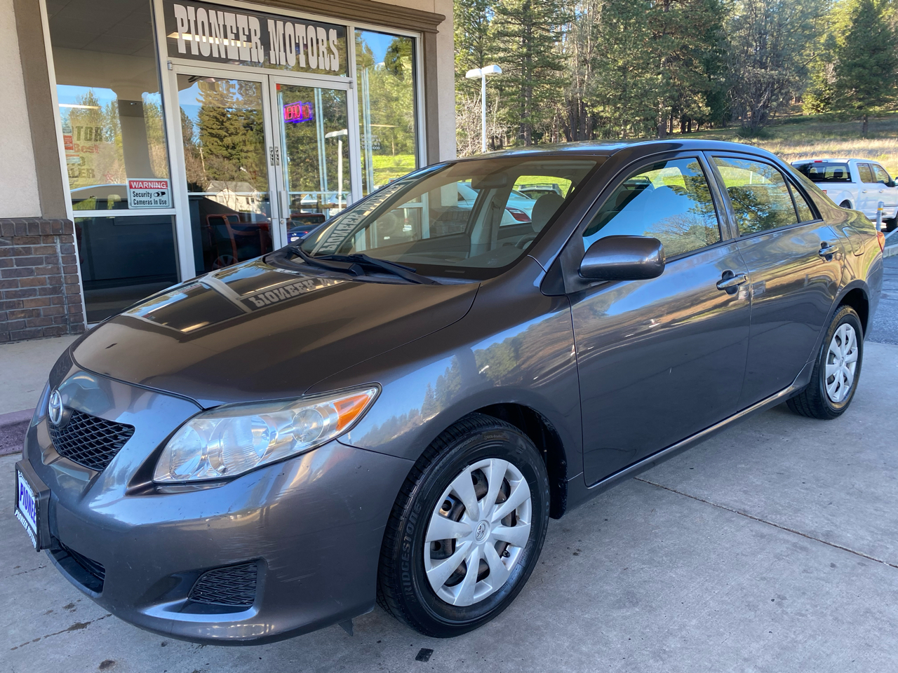 Toyota Corolla 4dr Sdn LE Auto 2009