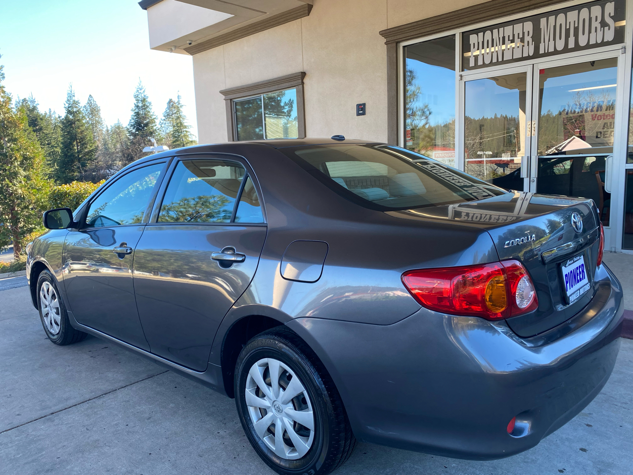 Toyota Corolla 4dr Sdn LE Auto 2009