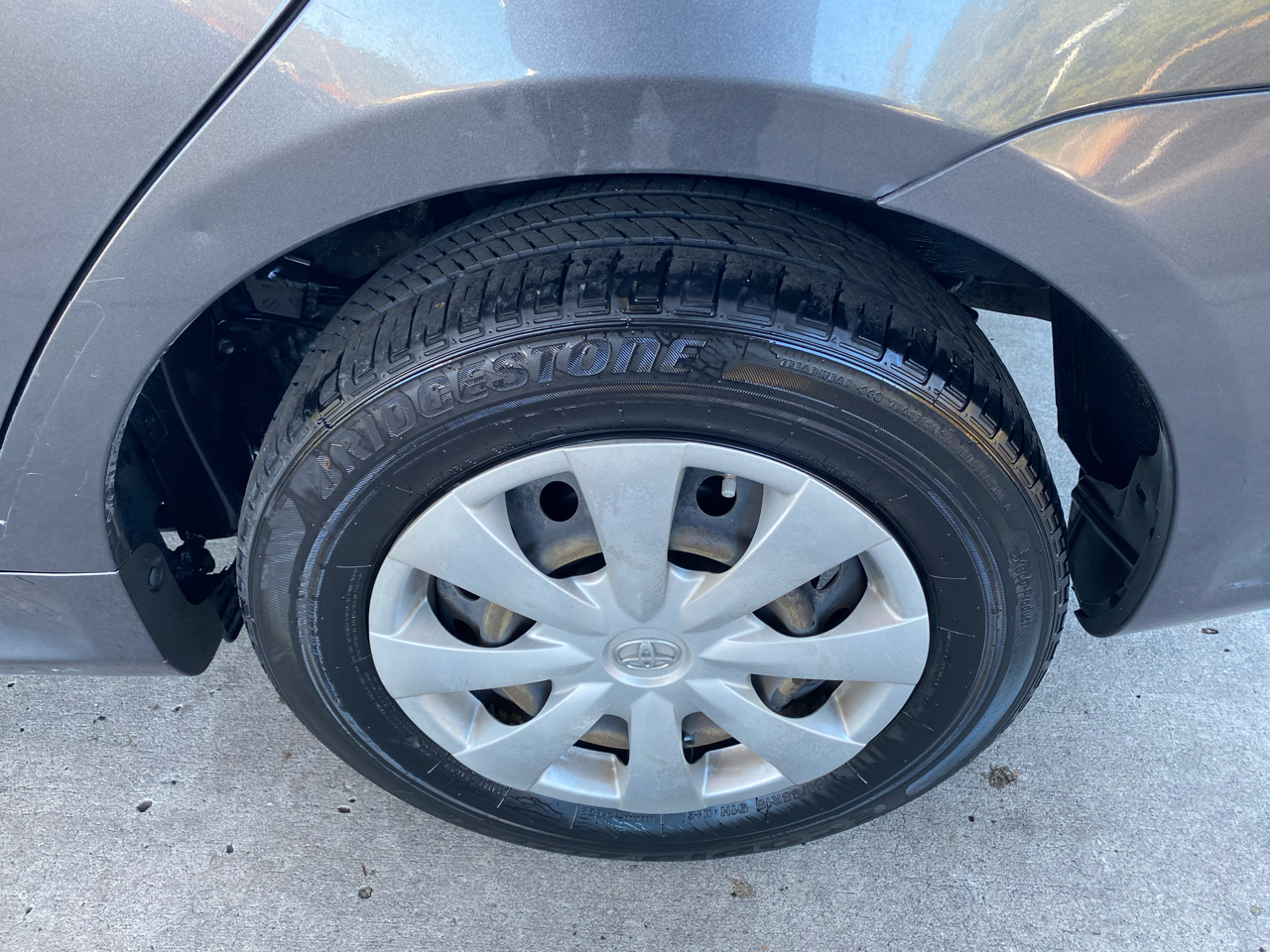 Toyota Corolla 4dr Sdn LE Auto 2009