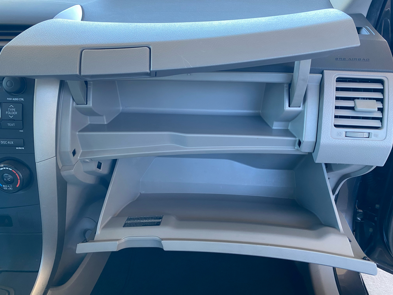 Toyota Corolla 4dr Sdn LE Auto 2009