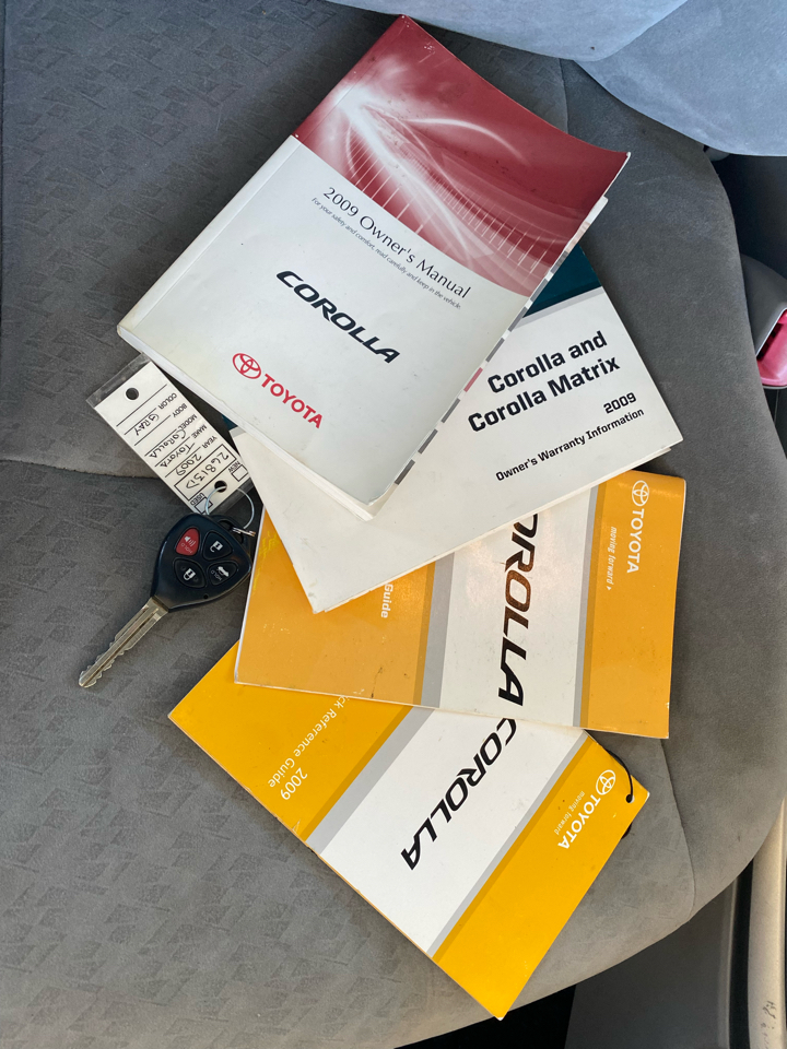 Toyota Corolla 4dr Sdn LE Auto 2009