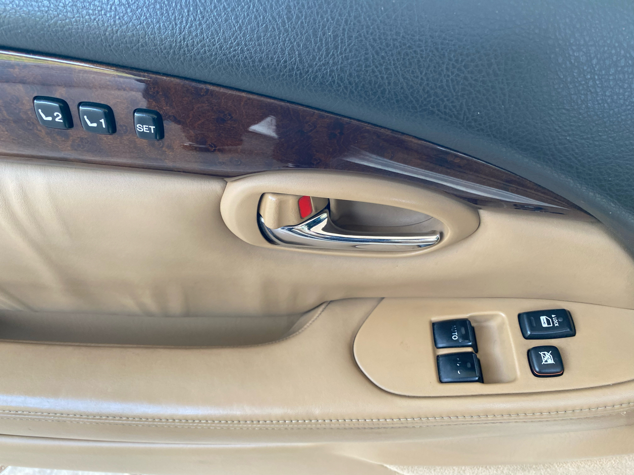 Lexus SC 430 2dr Convertible 2006