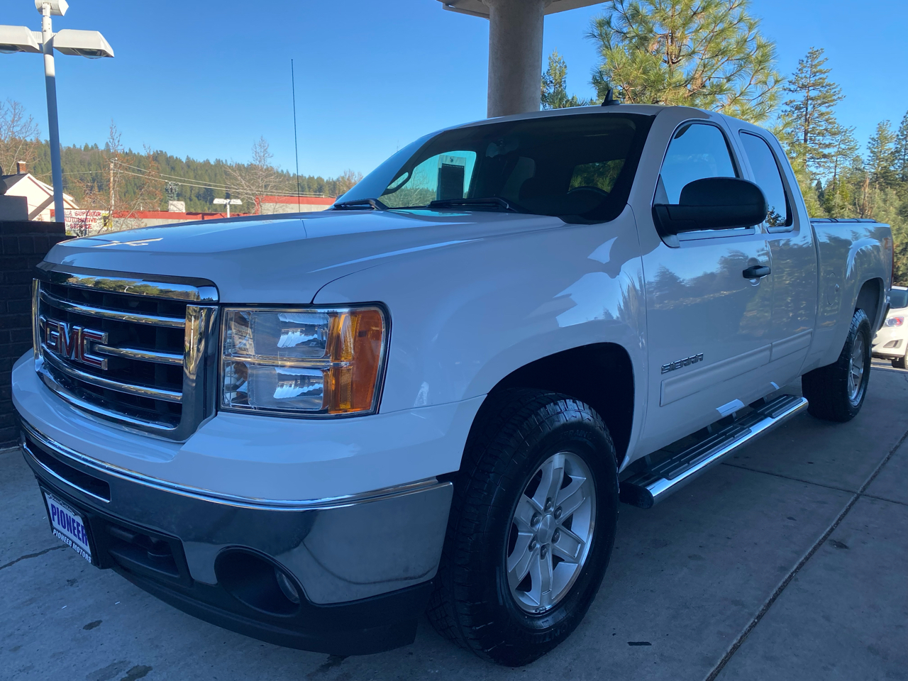 GMC Sierra 1500 4WD Ext Cab 143.5" SLE 2012
