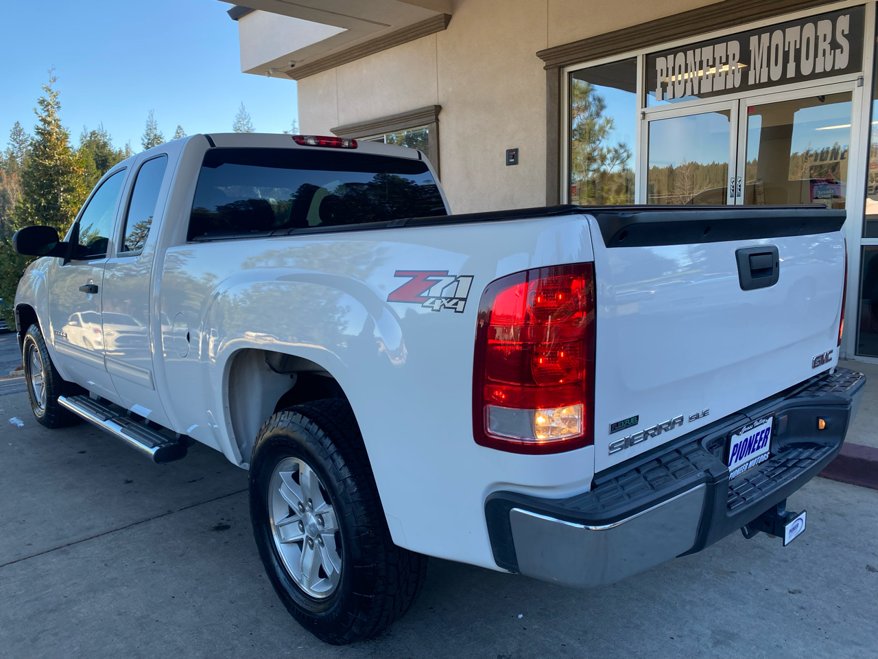 GMC Sierra 1500 4WD Ext Cab 143.5" SLE 2012