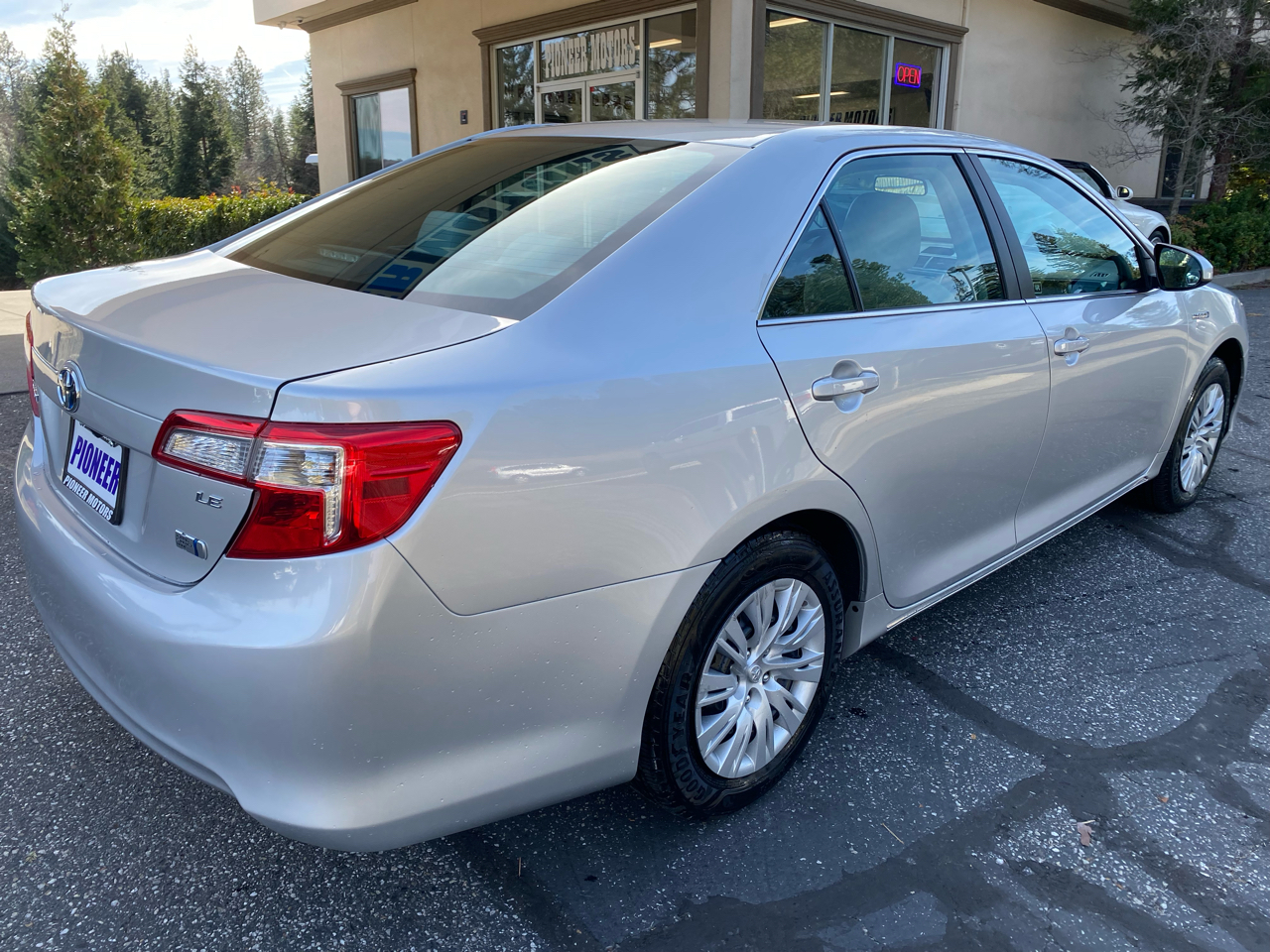 Toyota Camry Hybrid  2013