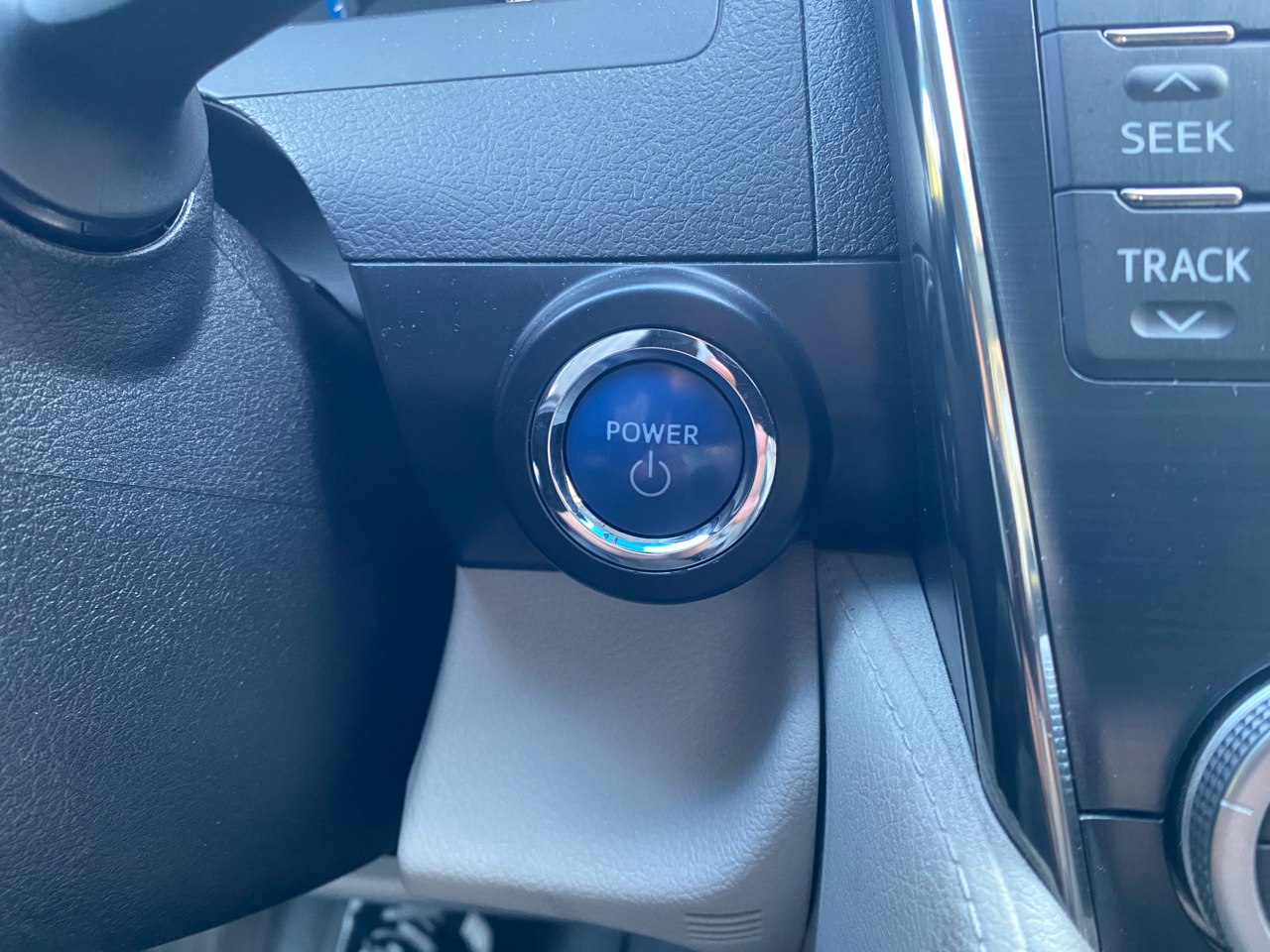 Toyota Camry Hybrid  2013