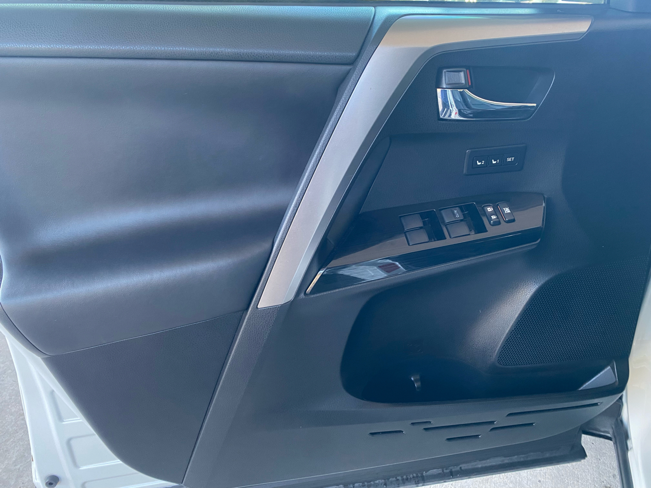 Toyota RAV4 Hybrid  2016