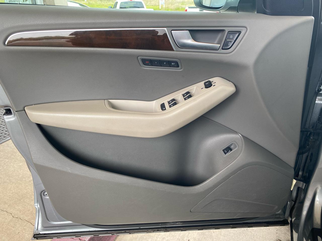 Audi Q5 quattro 4dr 2.0T Premium Plus 2011