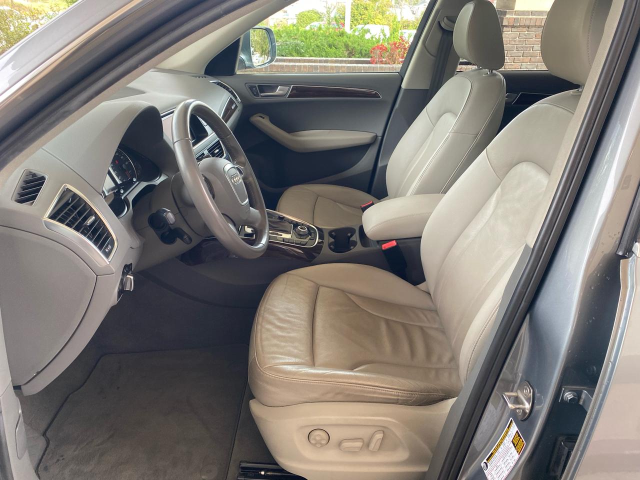 Audi Q5 quattro 4dr 2.0T Premium Plus 2011