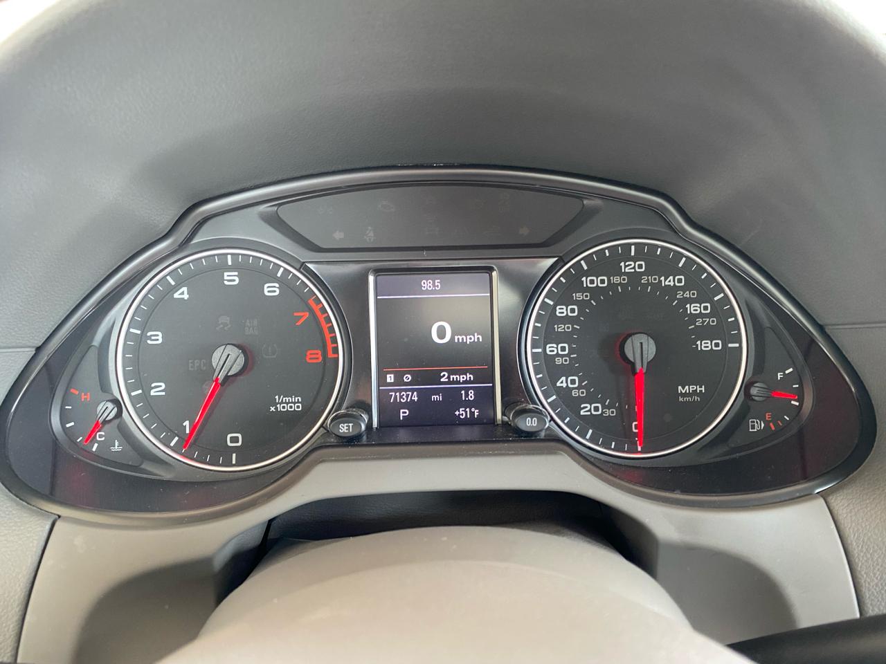 Audi Q5 quattro 4dr 2.0T Premium Plus 2011