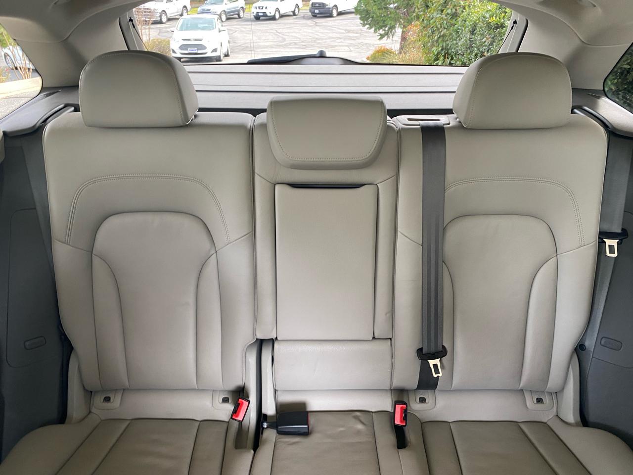 Audi Q5 quattro 4dr 2.0T Premium Plus 2011