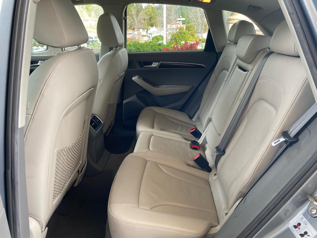 Audi Q5 quattro 4dr 2.0T Premium Plus 2011