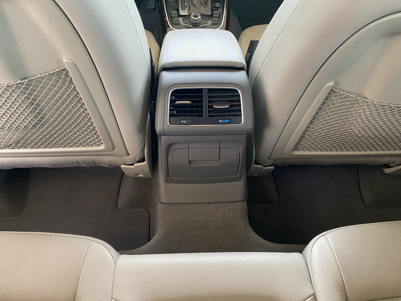 Audi Q5 quattro 4dr 2.0T Premium Plus 2011