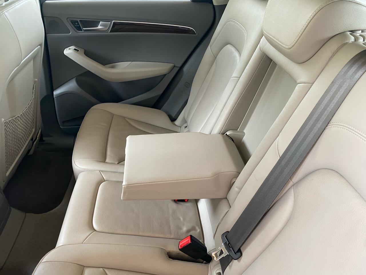 Audi Q5 quattro 4dr 2.0T Premium Plus 2011