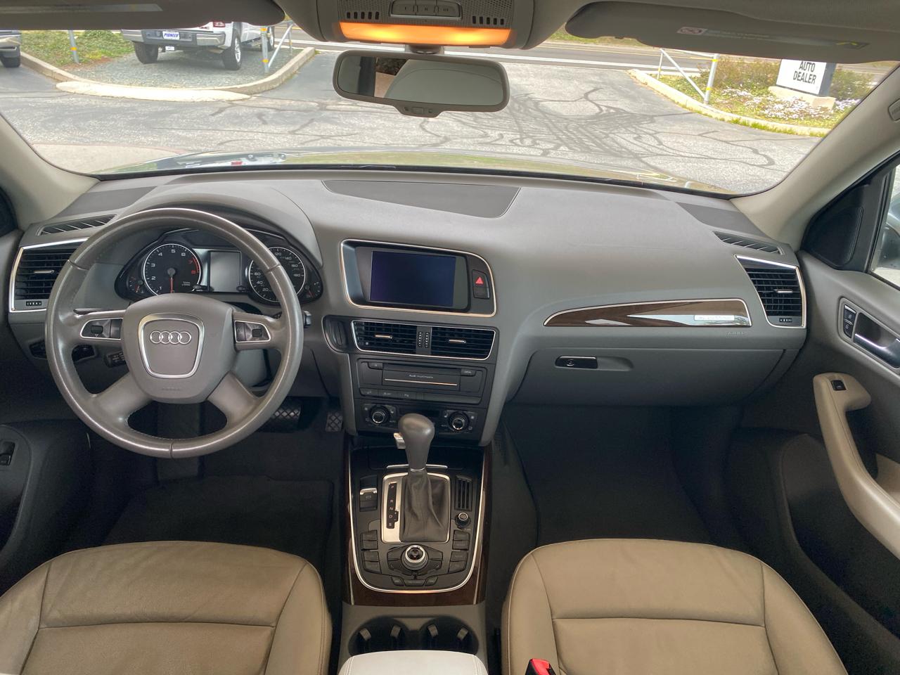 Audi Q5 quattro 4dr 2.0T Premium Plus 2011