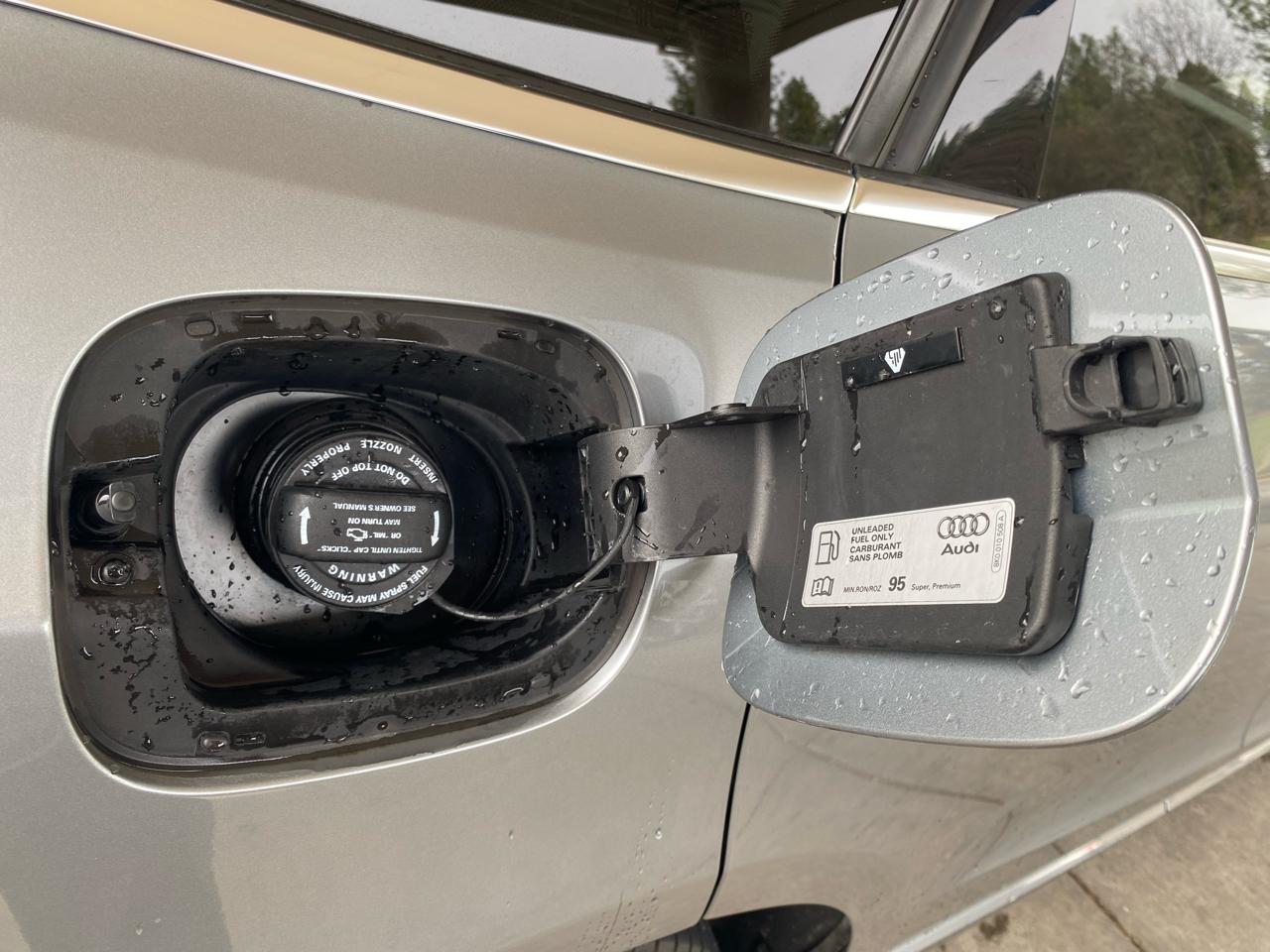 Audi Q5 quattro 4dr 2.0T Premium Plus 2011