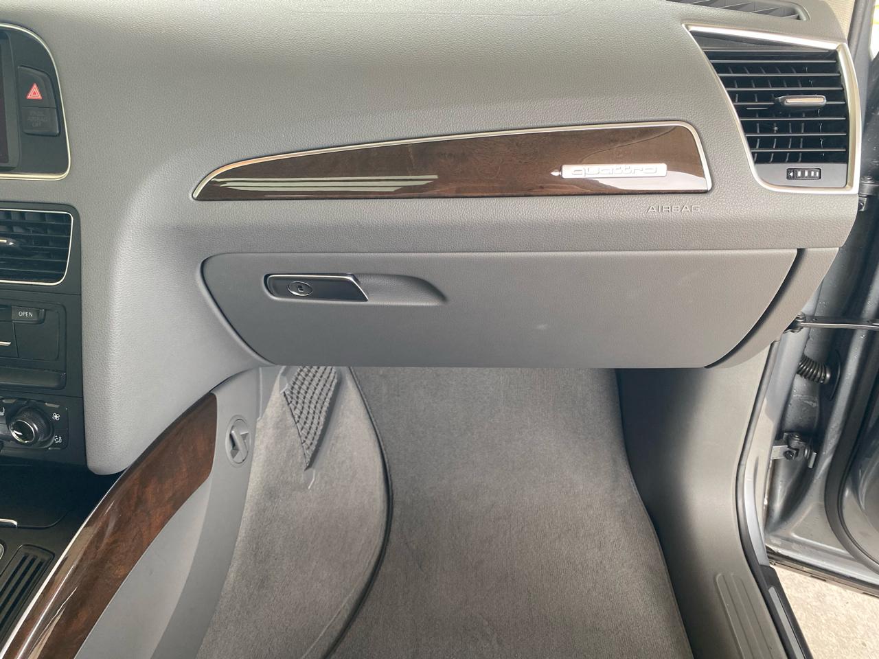 Audi Q5 quattro 4dr 2.0T Premium Plus 2011