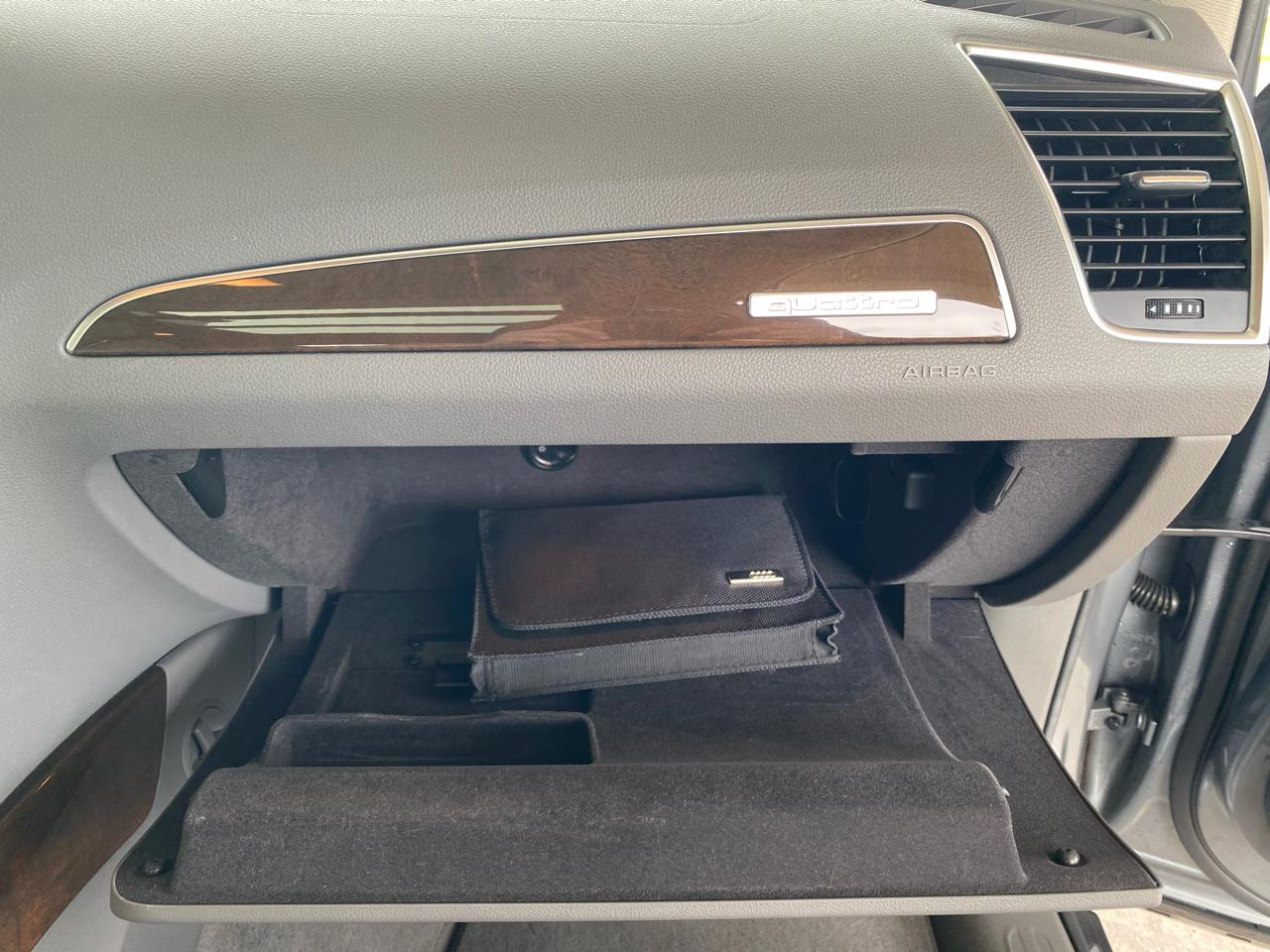 Audi Q5 quattro 4dr 2.0T Premium Plus 2011