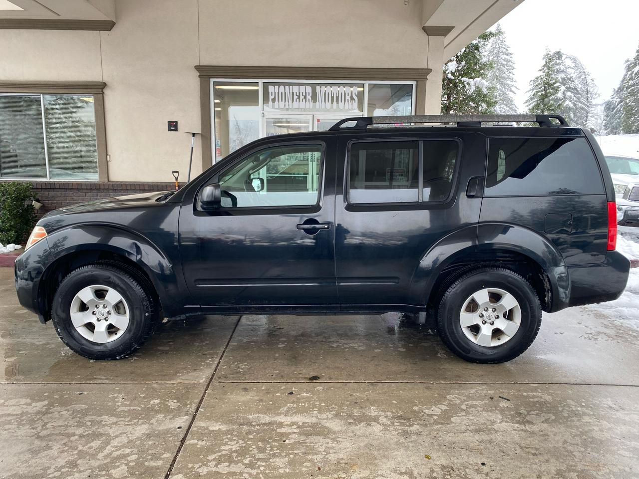 Nissan Pathfinder 2WD 4dr V6 LE 2009