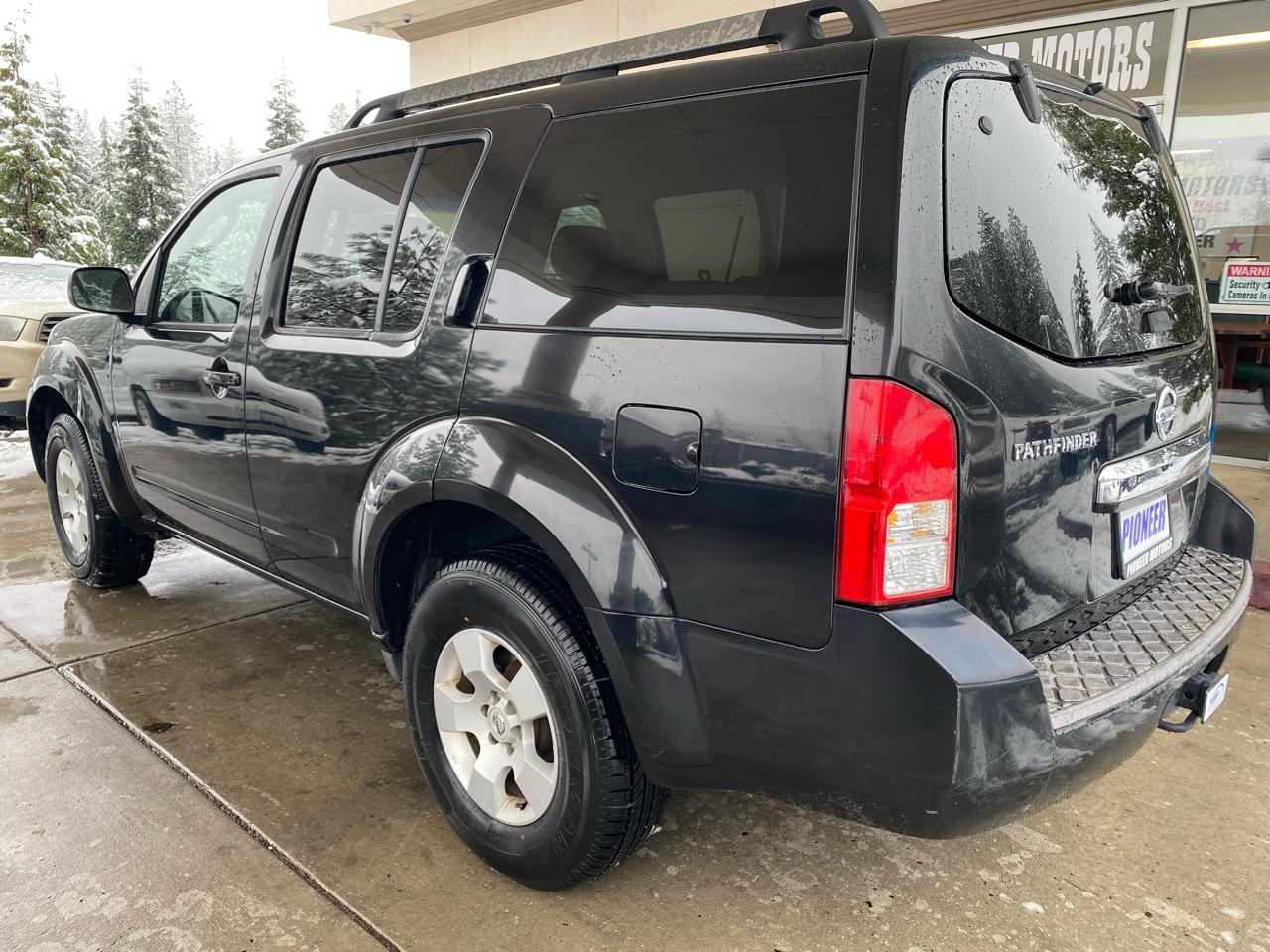 Nissan Pathfinder 2WD 4dr V6 LE 2009