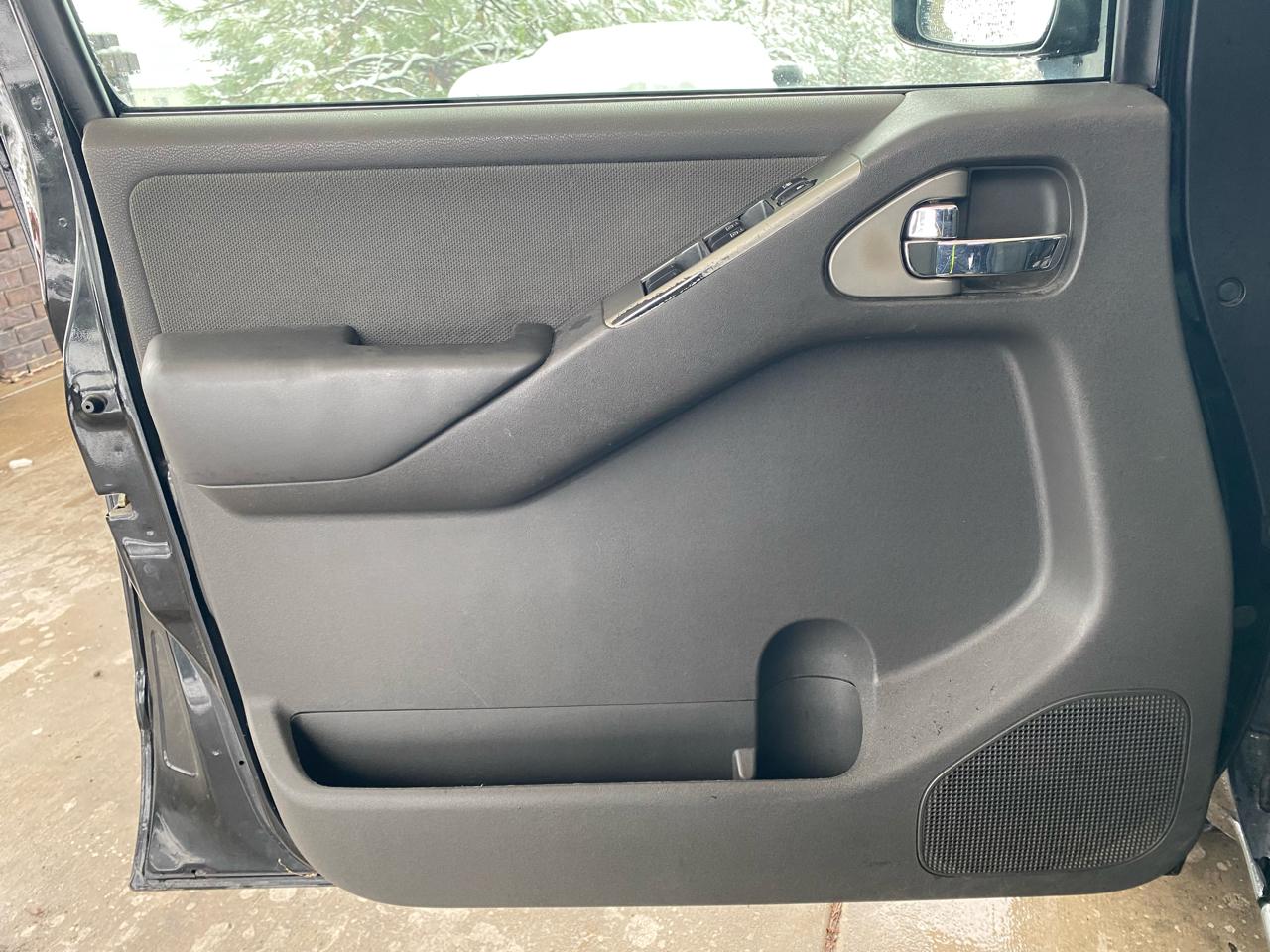 Nissan Pathfinder 2WD 4dr V6 LE 2009