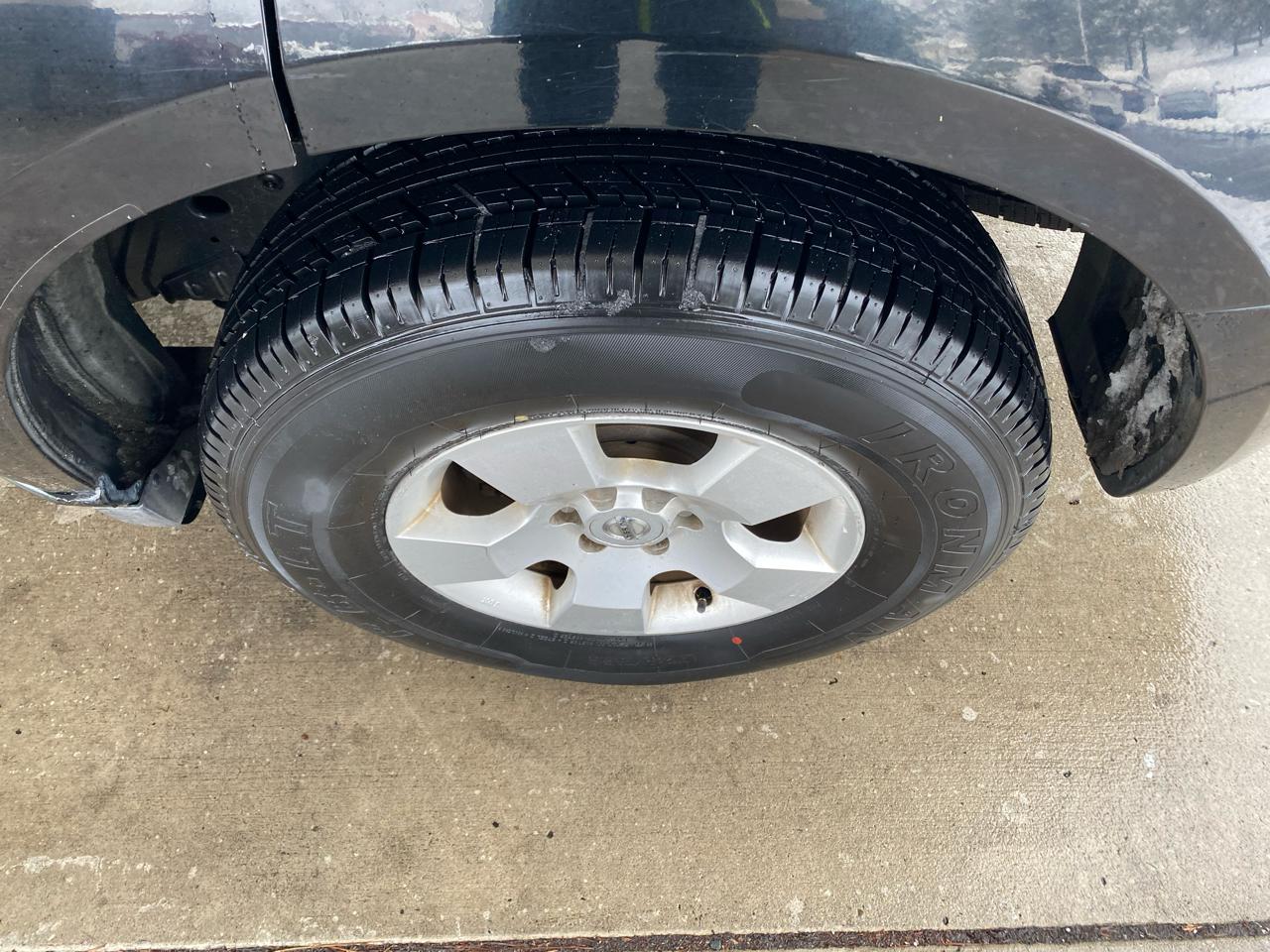 Nissan Pathfinder 2WD 4dr V6 LE 2009