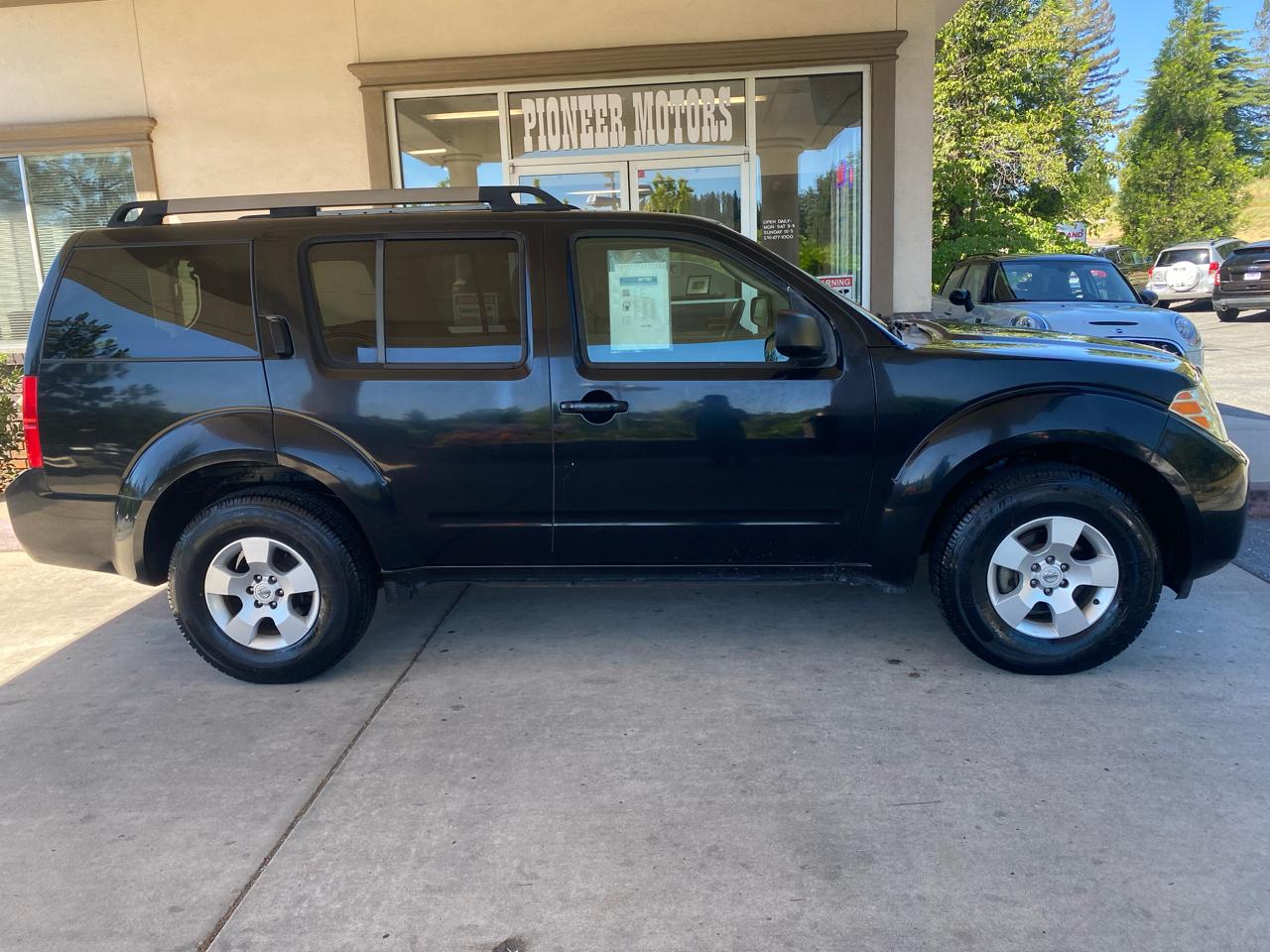 Nissan Pathfinder 2WD 4dr V6 LE 2009