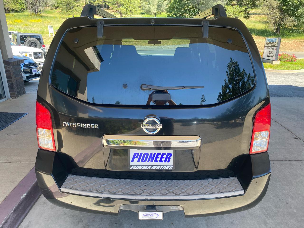 Nissan Pathfinder 2WD 4dr V6 LE 2009