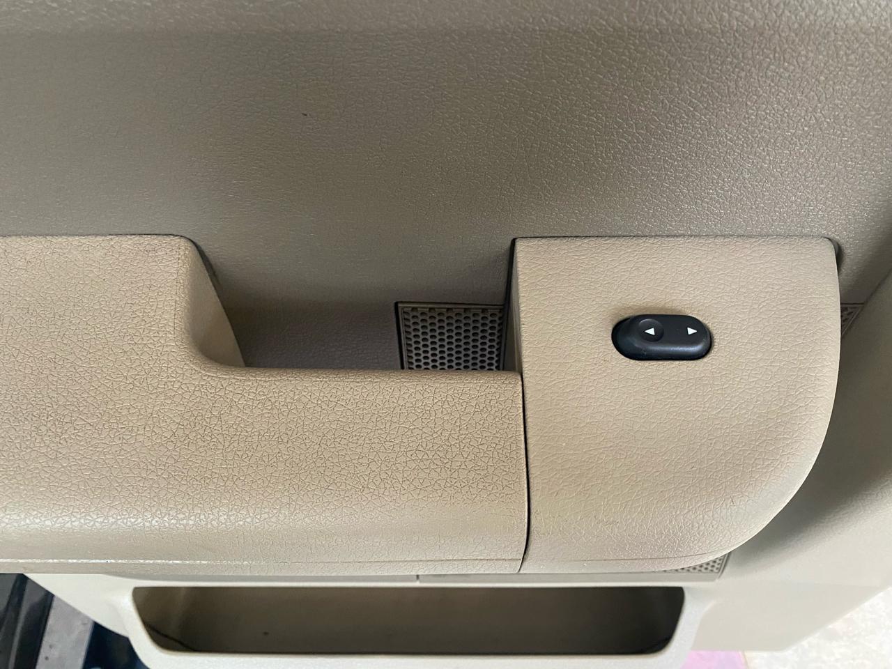 Ford F-150 Supercab 133" XLT 2005