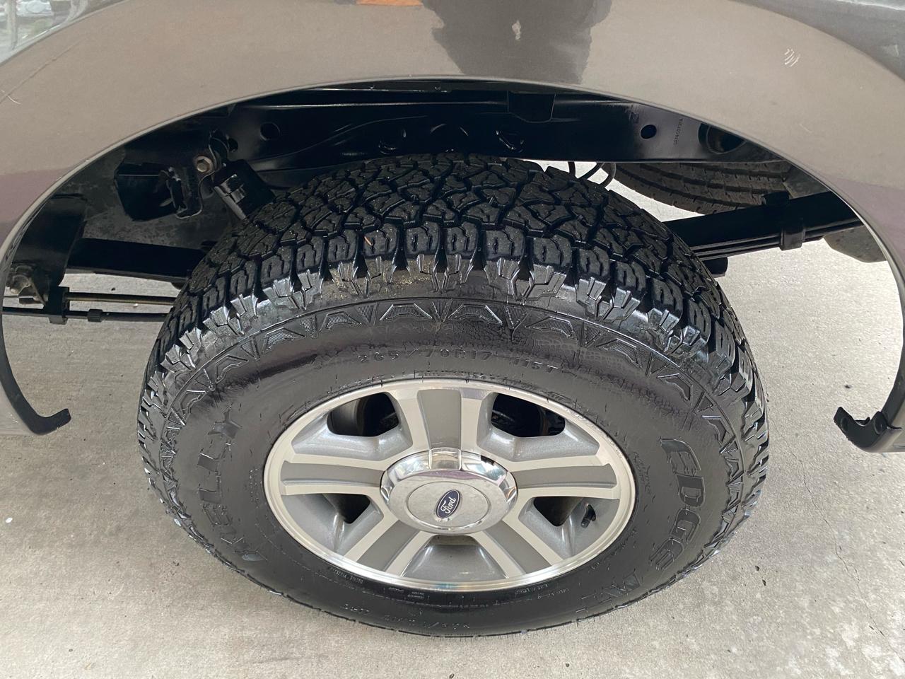 Ford F-150 Supercab 133" XLT 2005