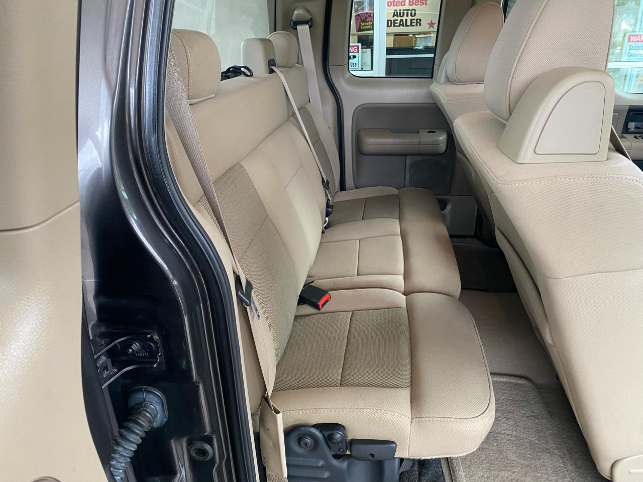 Ford F-150 Supercab 133" XLT 2005