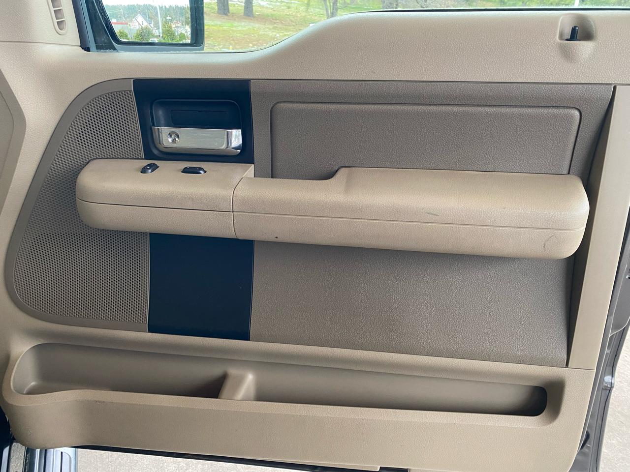 Ford F-150 Supercab 133" XLT 2005