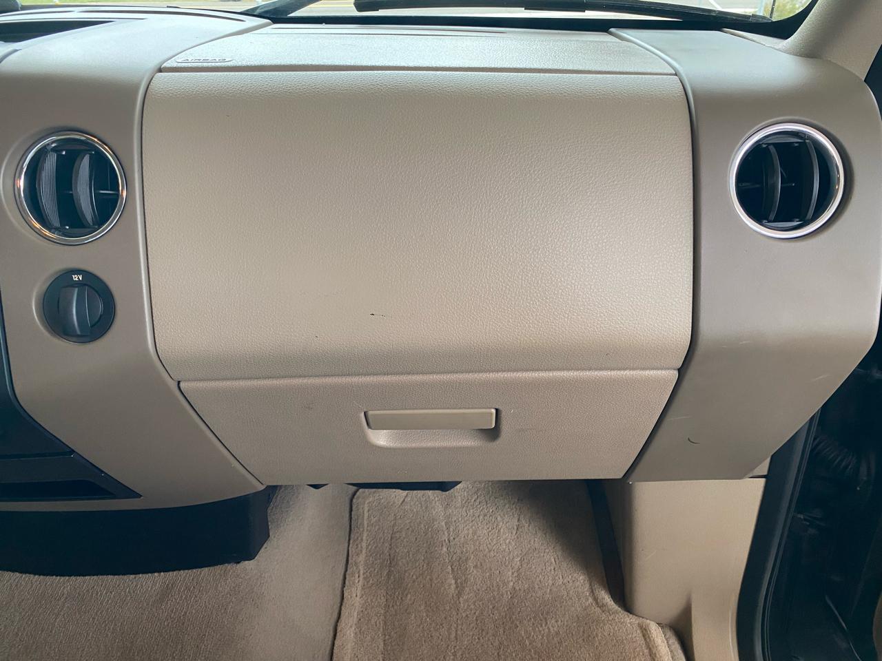 Ford F-150 Supercab 133" XLT 2005