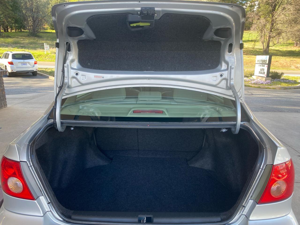 Toyota Corolla LE 2006