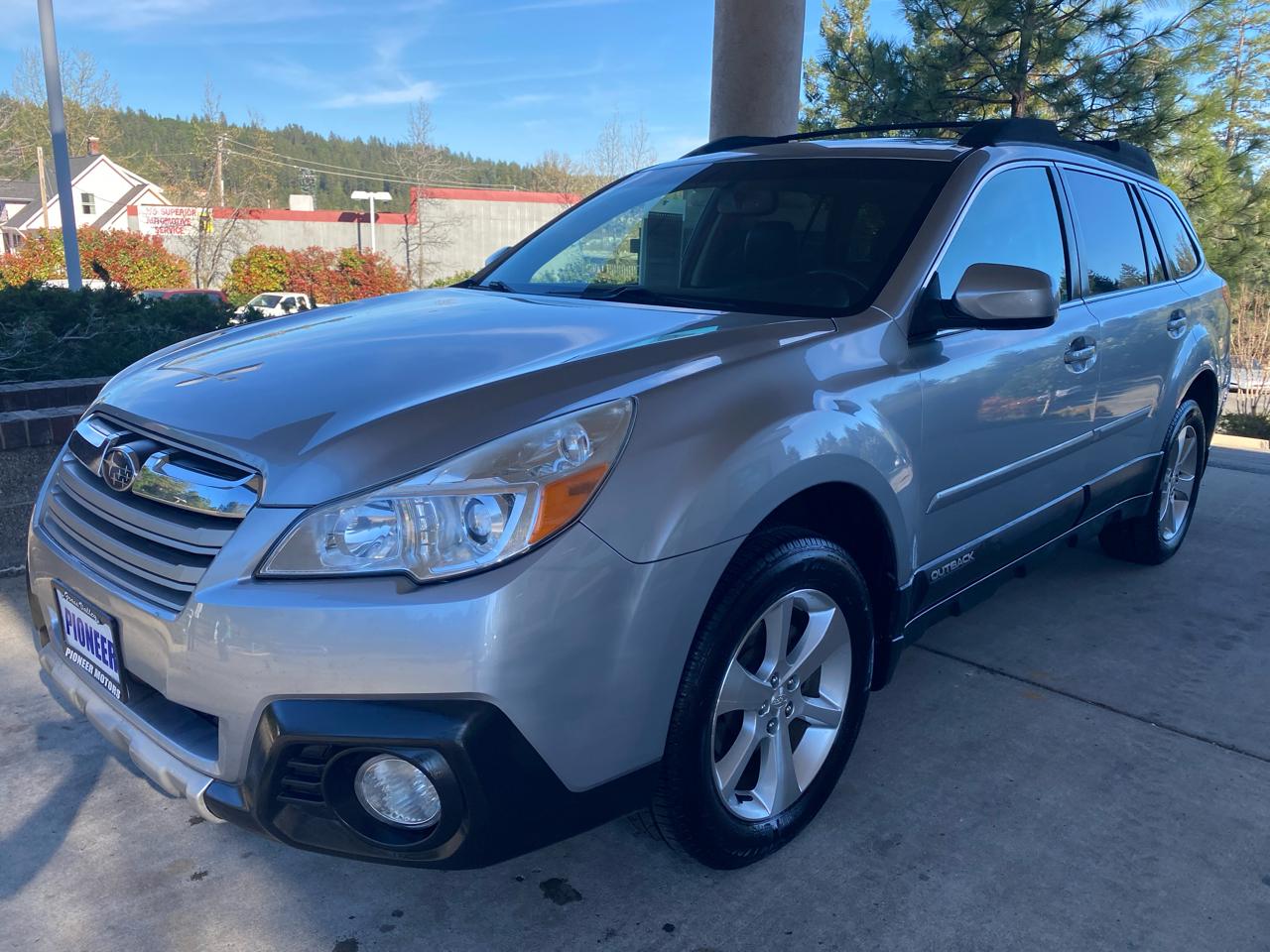Subaru Outback Limited 4D Wagon AWD 2013