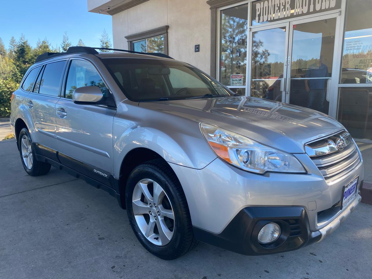 Subaru Outback Limited 4D Wagon AWD 2013