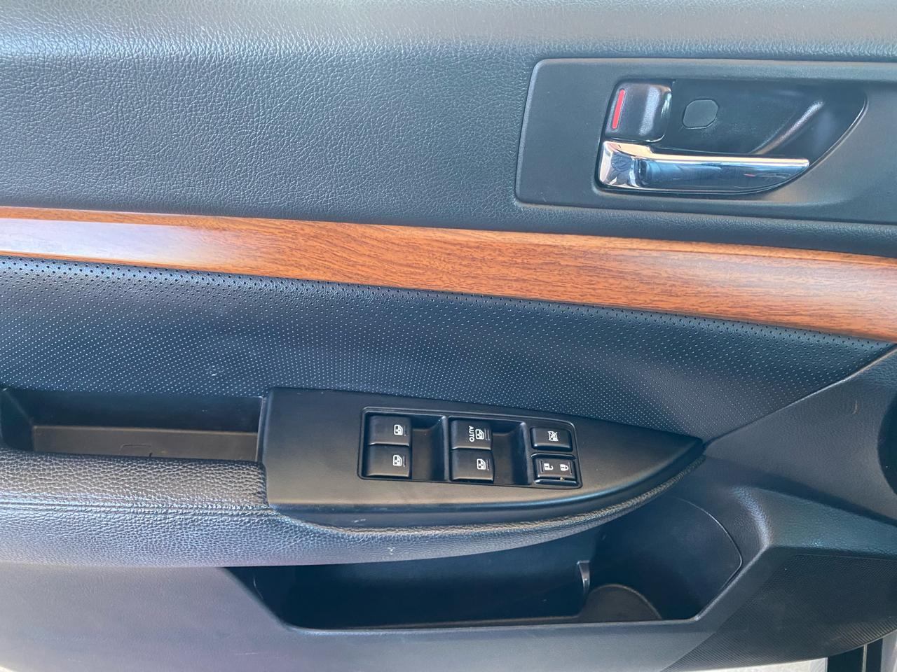 Subaru Outback Limited 4D Wagon AWD 2013