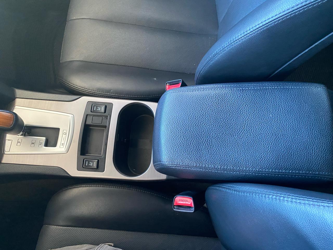 Subaru Outback Limited 4D Wagon AWD 2013