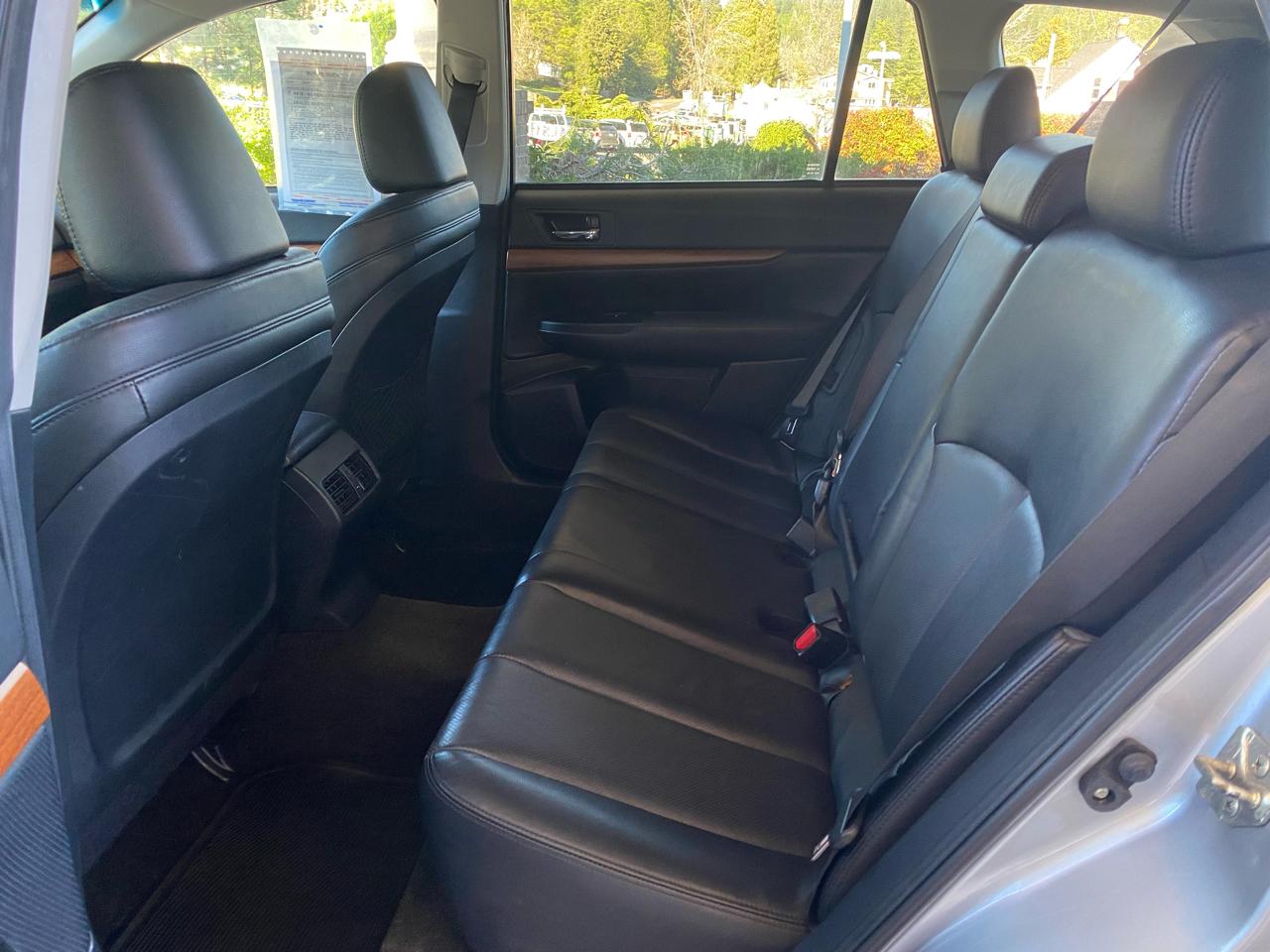 Subaru Outback Limited 4D Wagon AWD 2013