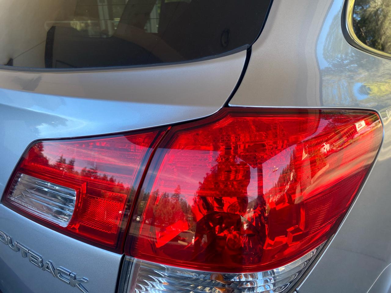 Subaru Outback Limited 4D Wagon AWD 2013