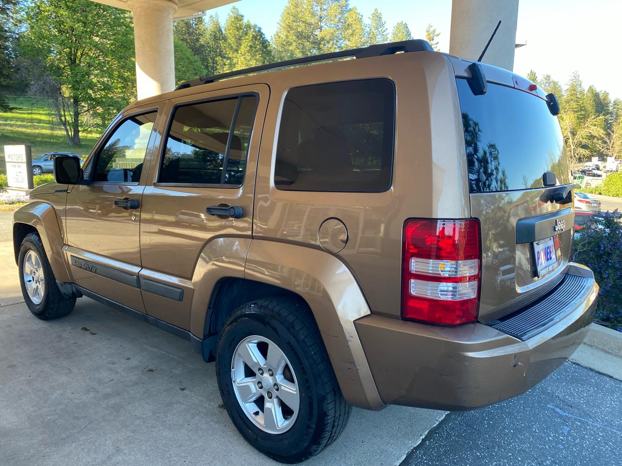Jeep Liberty RWD 4dr Sport 2012