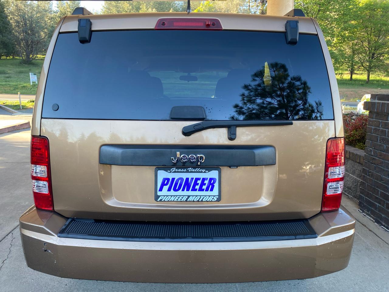 Jeep Liberty RWD 4dr Sport 2012