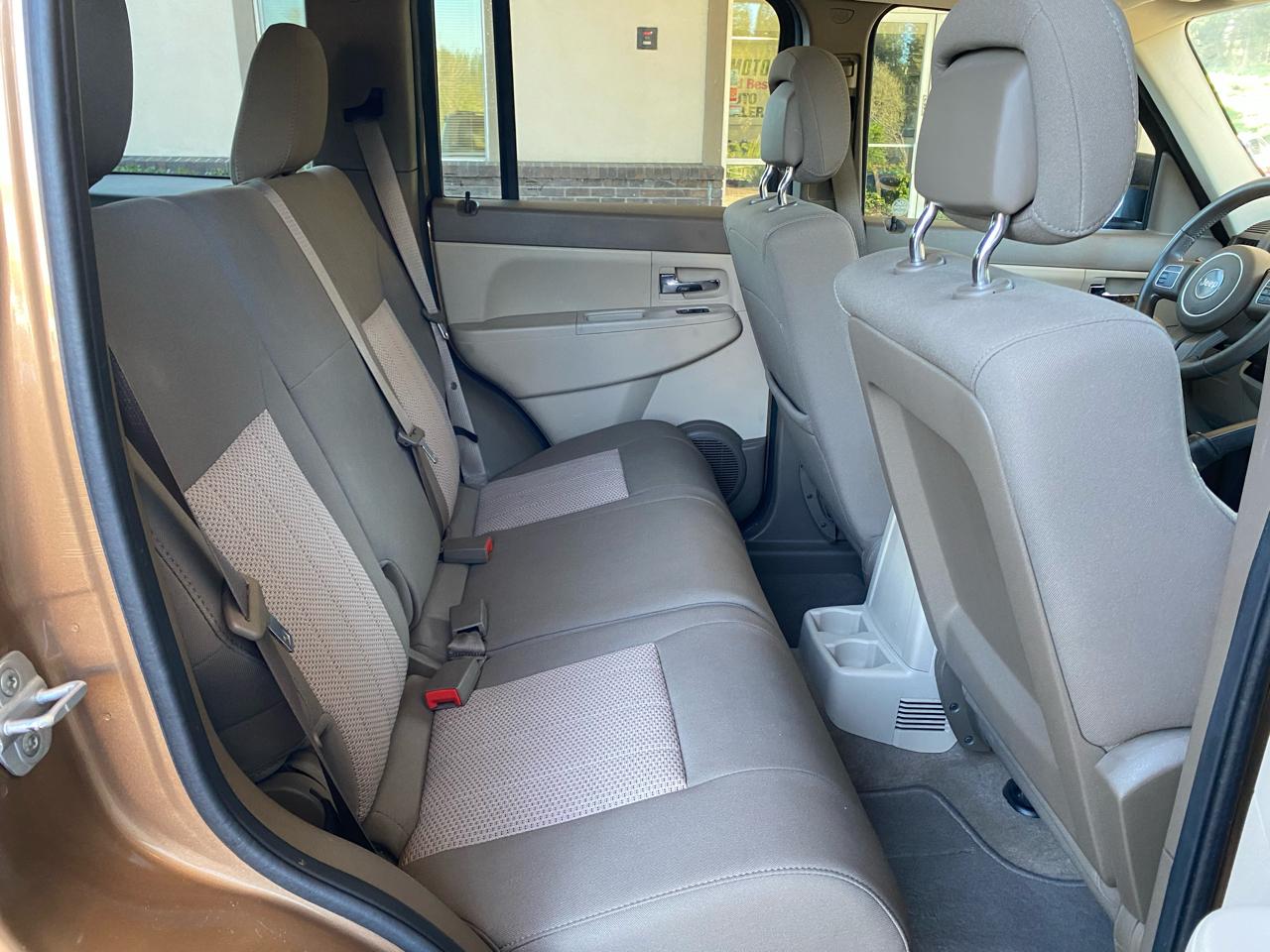 Jeep Liberty RWD 4dr Sport 2012