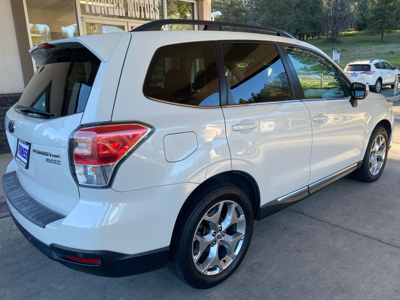 Subaru Forester 2.5i Touring CVT 2017