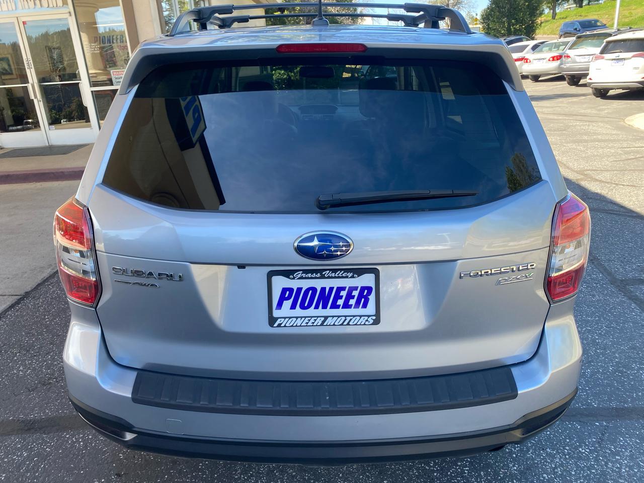 Subaru Forester 4dr CVT 2.5i Touring PZEV 2015