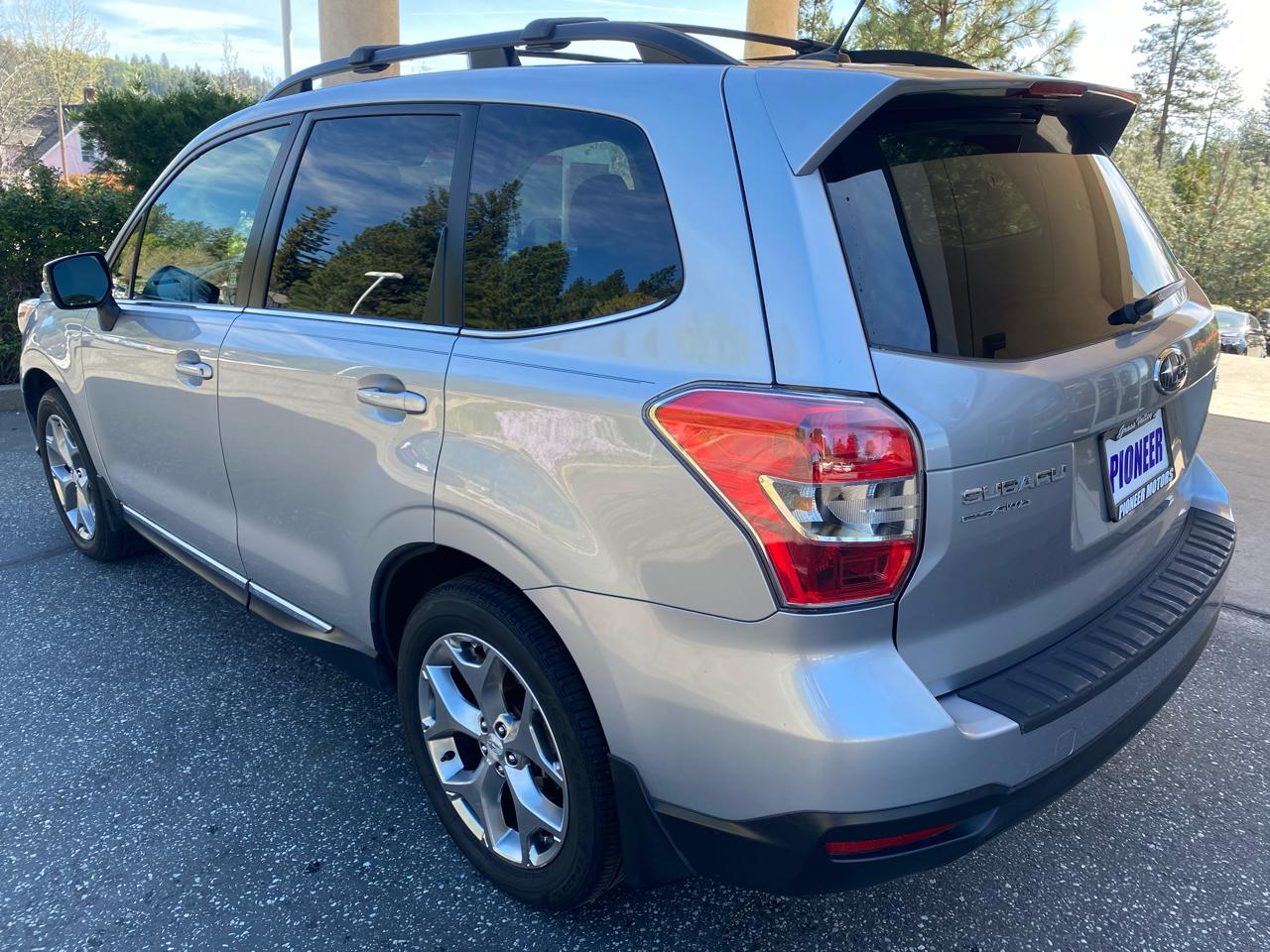 Subaru Forester 4dr CVT 2.5i Touring PZEV 2015