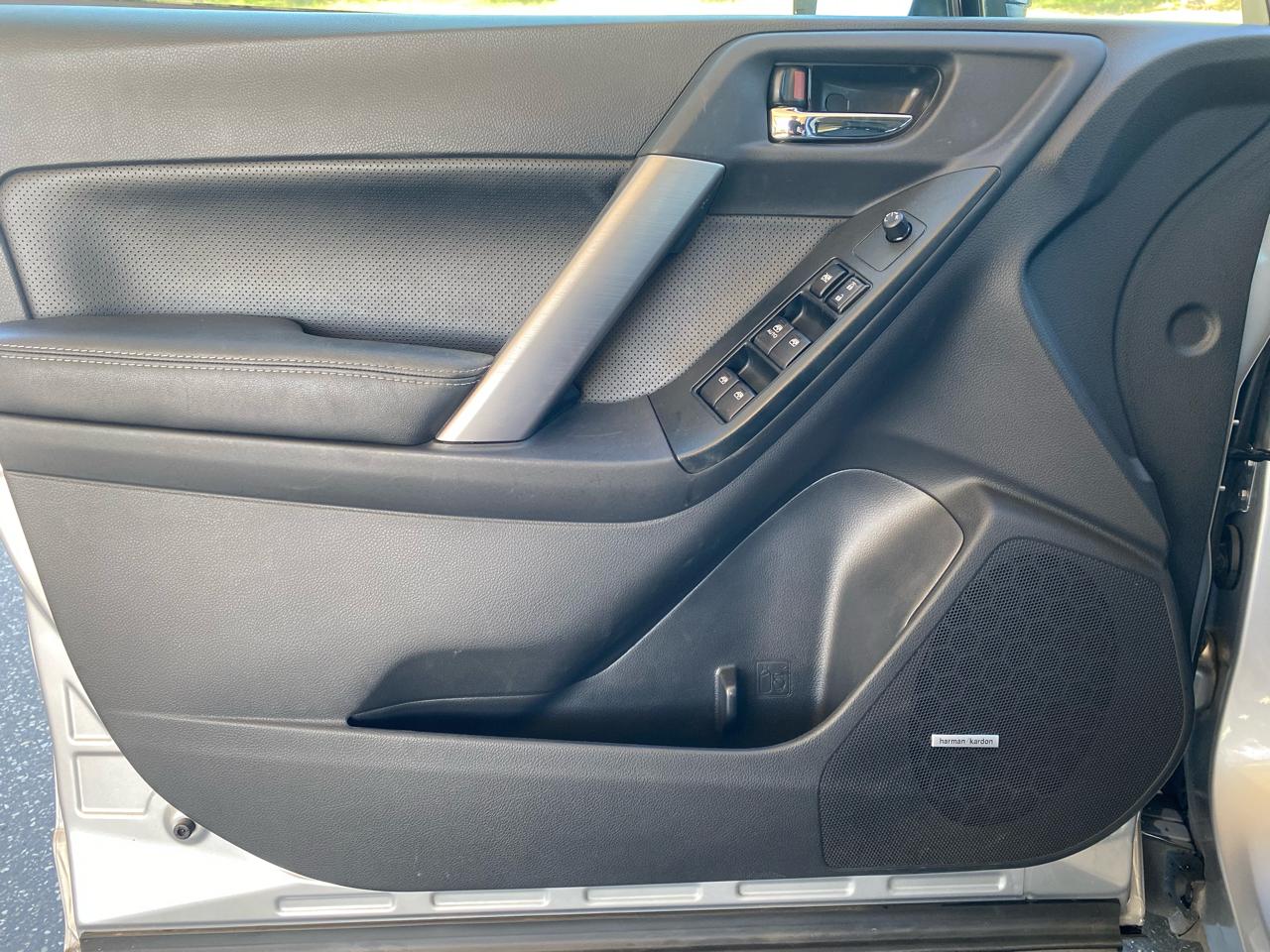 Subaru Forester 4dr CVT 2.5i Touring PZEV 2015